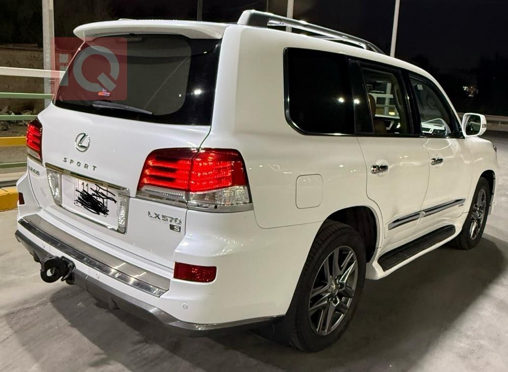 Lexus LX